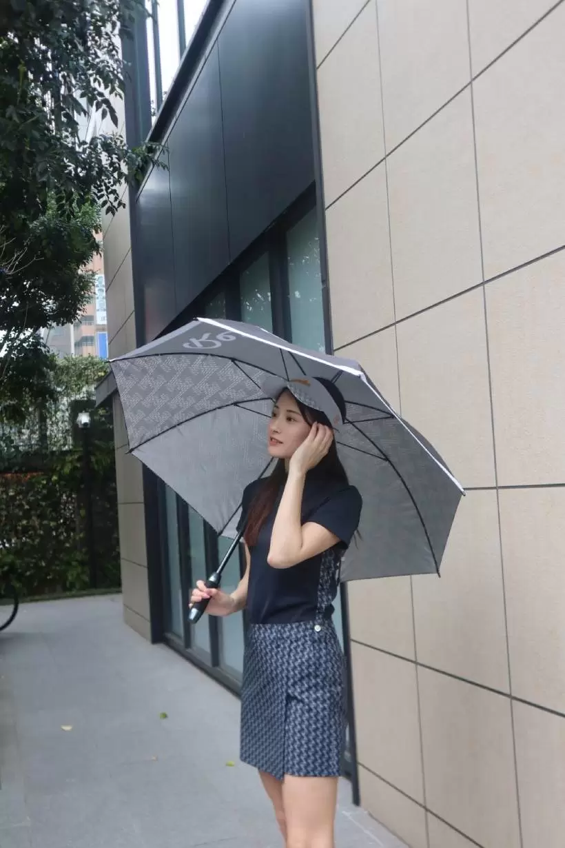 レザレクション,ゴルフウェア,ゴルフ女子