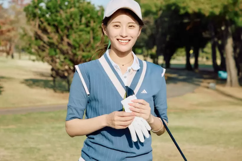 ゴルフ女子,アディダスゴルフ,ラウンド画像