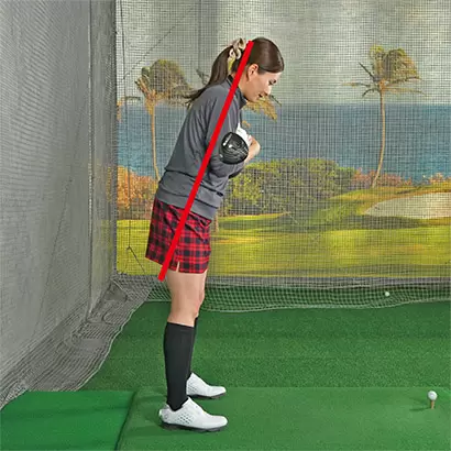 アドレスの前傾軸に対して肩を平行に回すイメージを持とう。