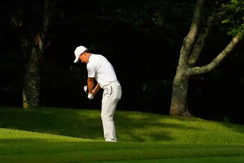 アプローチがミスなく寄る！スイングは変えずにクラブを替えてみて