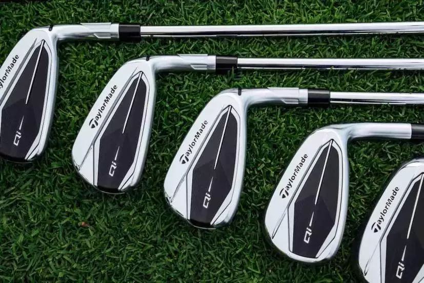 ゴルフ,アイアン,インパクト