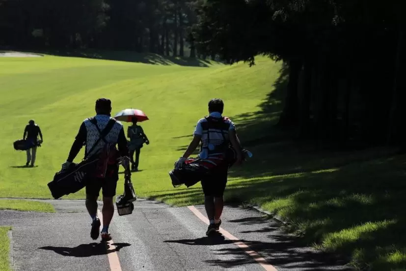 ゴルフ場,ゴルファー,セルフプレー