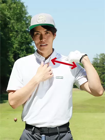 左の鎖骨を目安にしてボールの位置を決めるのがオススメだ。