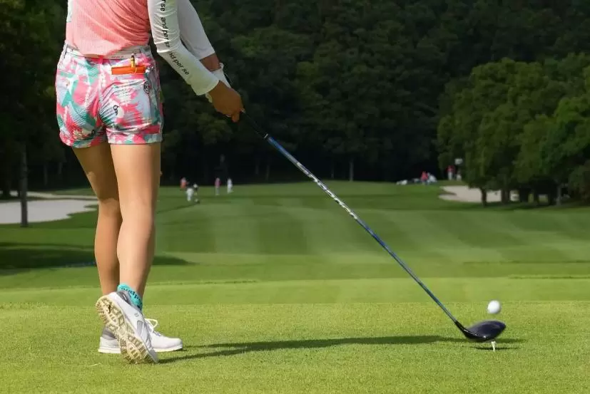 ドライバー,スイング,インパクト,女子プロ