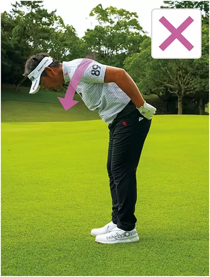 上半身を意図的に前に倒すと、前傾が深くなりすぎたり猫背になったりして、バランスが悪くなる。