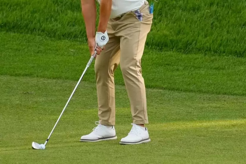 緩やかなのぼりの100ヤード、番手は何を持つ？どう打つ？