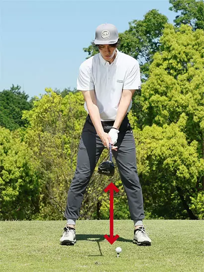 クラブヘッドを上下に動かく縦ワッグルもOK。両手の握り圧を調整しやすい。