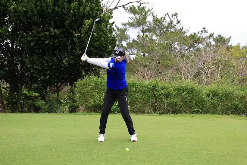 桑木志帆,スイング,ドライバースイング