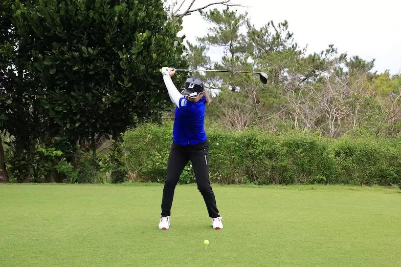 桑木志帆,スイング,ドライバースイング