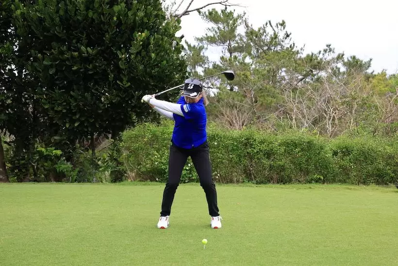 桑木志帆,スイング,ドライバースイング