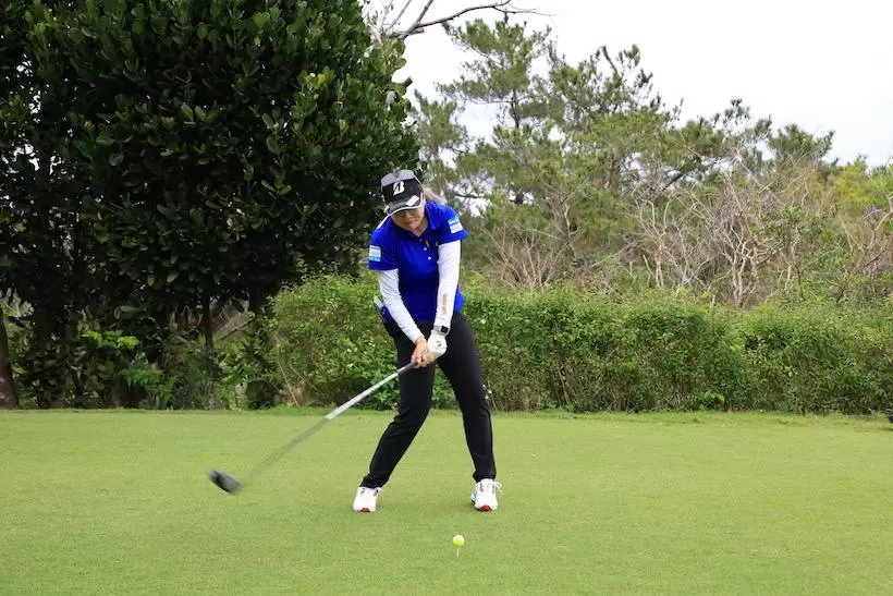 桑木志帆,スイング,ドライバースイング