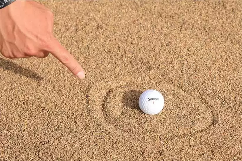 ボールを中心とした目玉焼きくらいの大きさの砂をイメージするのも効果的だ。