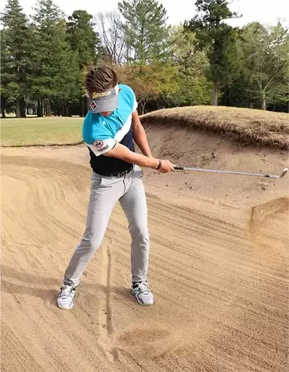 自分から見て線の左側の砂を取れるかどうかをチェックしよう。