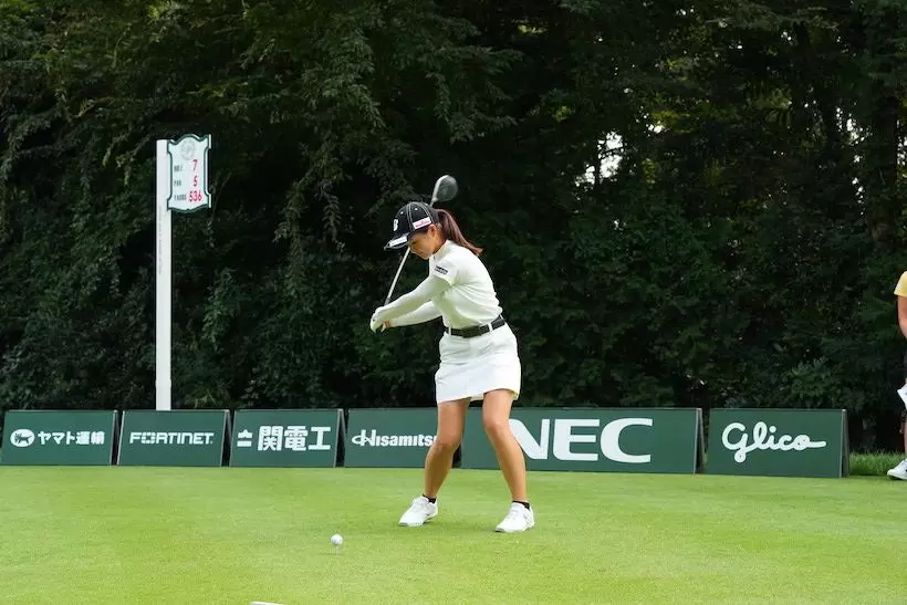 切り返し以降も手首のタメをしっかりとキープしている。