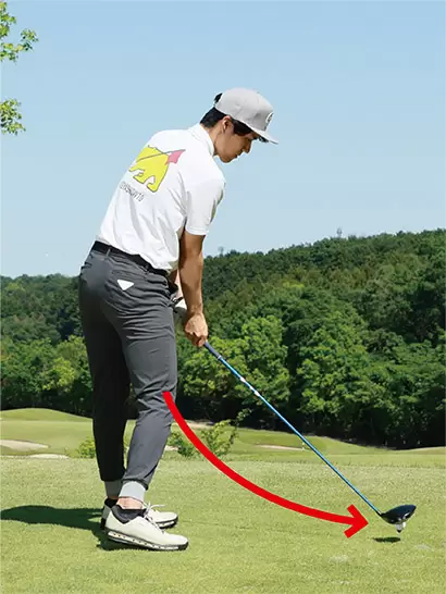 クラブがインサイドから下りてきてボールを正確にヒットしやすい。