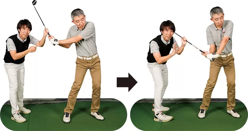 （写真左）ミスを恐れるあまり手に力みがあり、体だけが左へ流れています（写真右）グリップを柔軟にしてヘッドを走らせるだけで、体のスエーも止まります！