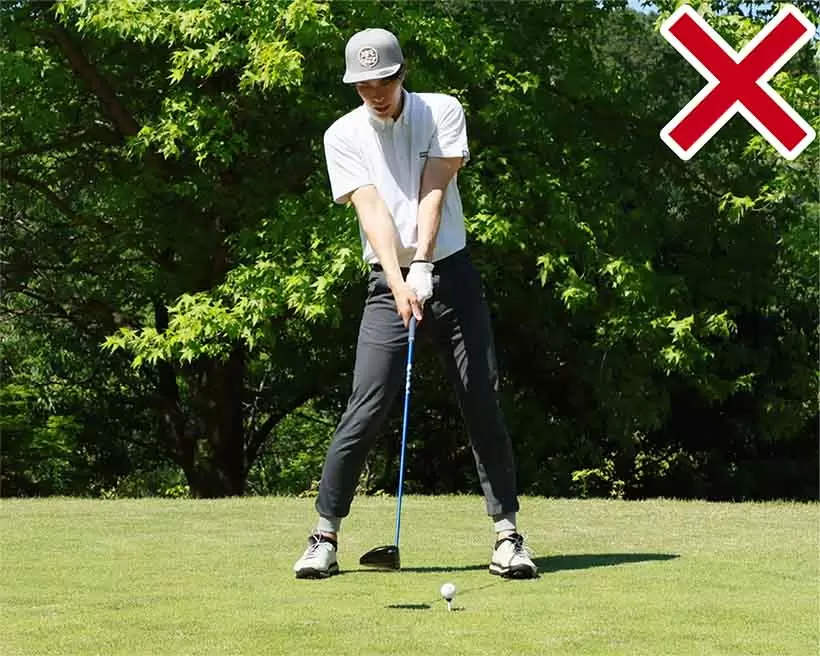 急いでクラブヘッドを戻そうとして上体が起きてしまうミスも生じやすい。