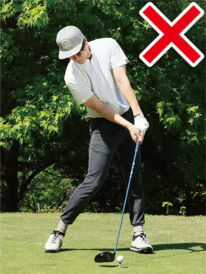 アッパーブローに打とうとすると振り遅れたりフェースが開いて当たったりしやすい。