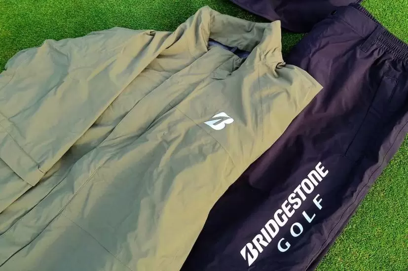 ブリヂストンスポーツの『レインウェア 水神』をロマン派ゴルフ作家が検証する！