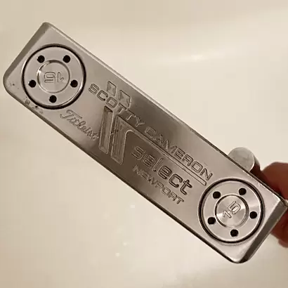 色が抜けたら水で洗い流し、拭き取りして乾かしてください。