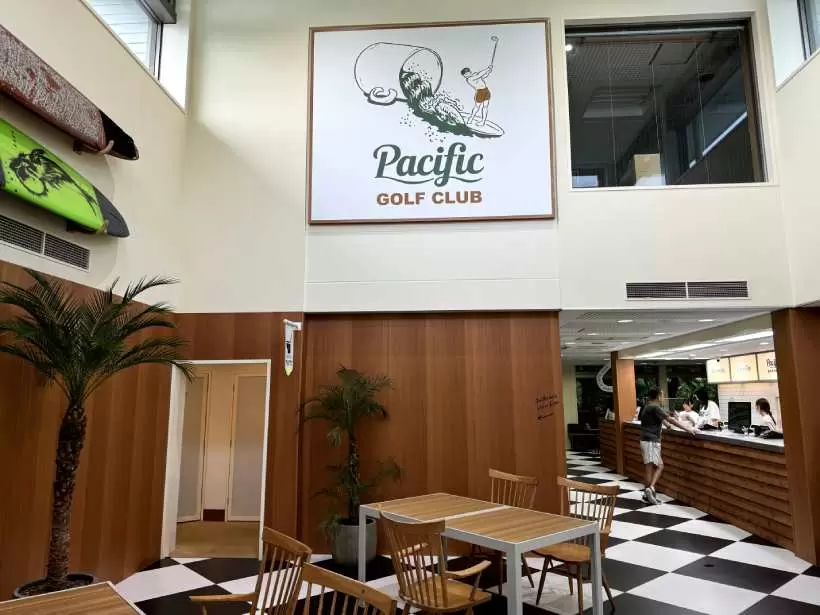 ゴルフ女子,キッズゴルファー,ゴルフ練習場,ゴルフウェア