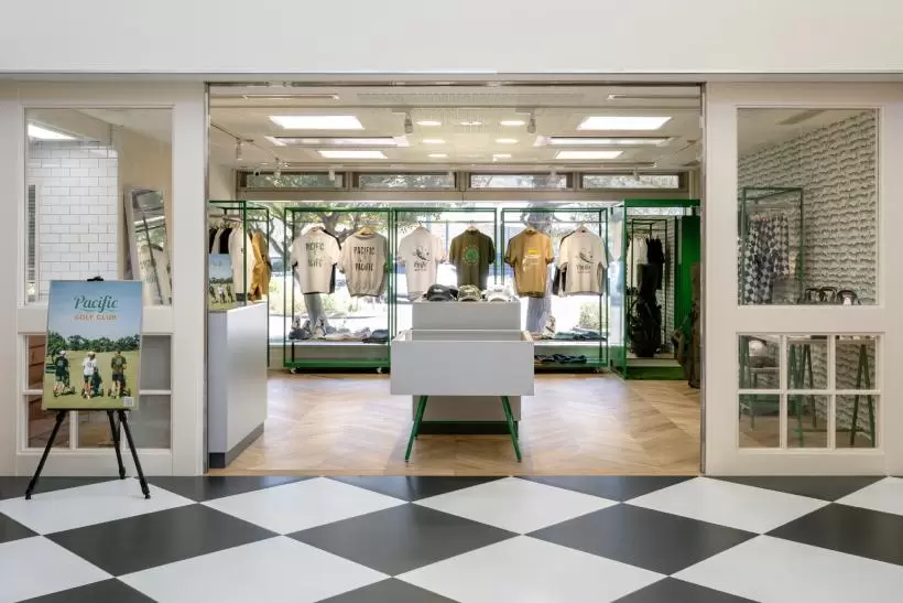 ゴルフ女子,キッズゴルファー,ゴルフ練習場,ゴルフウェア