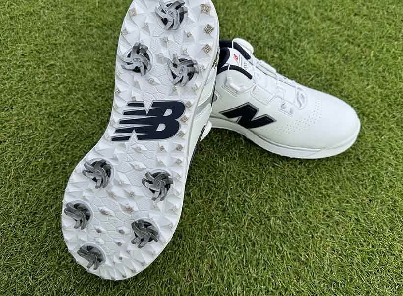 稲見萌寧が求めた「低重心ゴルフシューズ」を体感！ニューバランス