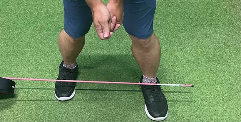 クローズスタンスにするときは何となくオープンにするのではなく左足の「ショパール」と右足の「MP」を合わせる、という風にすると体の構造からドローが打ちやすくなる。