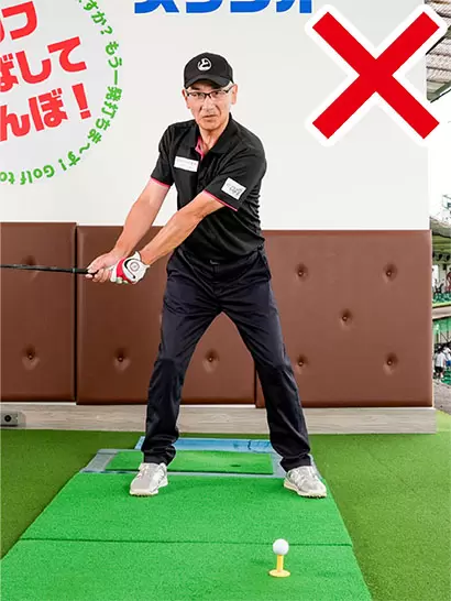 腰が止まったままで手上げになると肩の回転不足を引き起こし、パワーがたまらない。