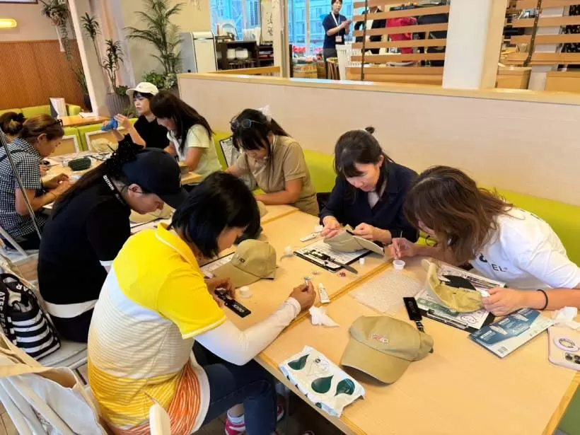 レディースゴルファー,ゼクシオ,練習場