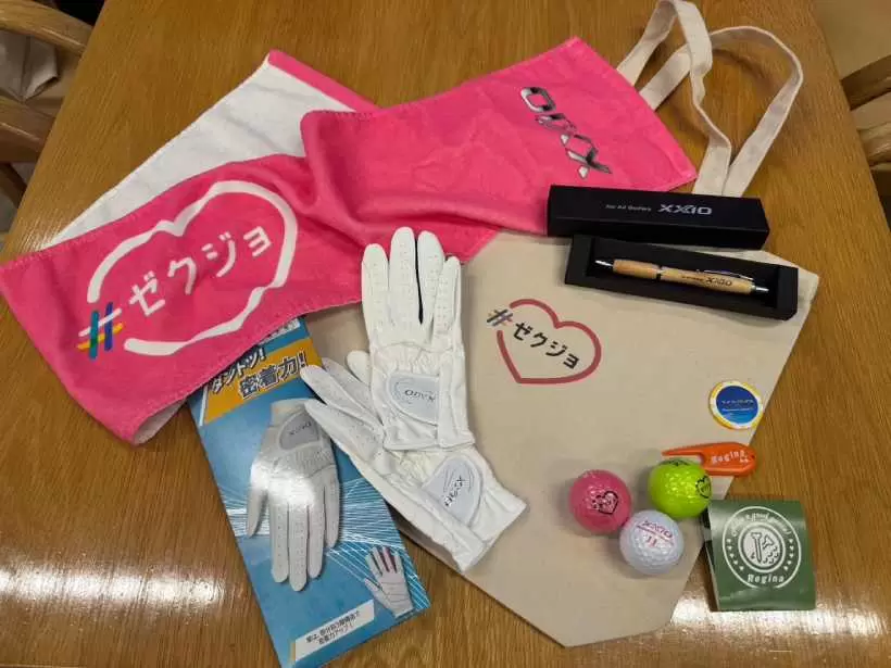 レディースゴルファー,ゼクシオ,練習場