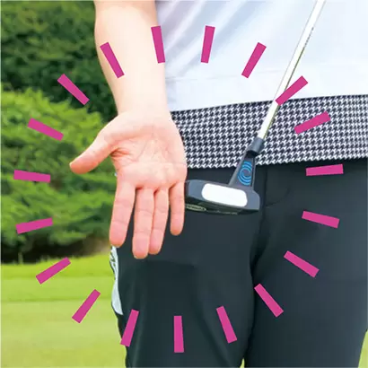 右手のヒラとフェース面が同じ向きなら、ボールを打ち出したい方向に右手のヒラを出すようストロークすればいい。これも右手のフィーリングを生かすということだ。