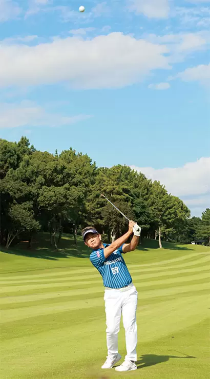 本番は打ち急がずに自分のリズムでゆったり大きく振ることが大切。