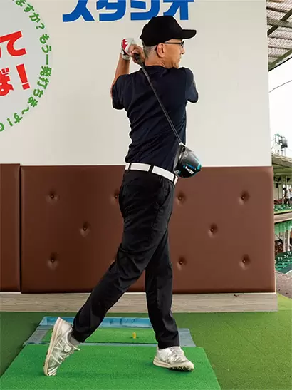 フィニッシュまでしっかり振り切れるから飛距離も自然に伸びる。