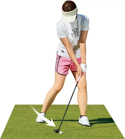 ダウンブローに入れれば少し沈んだボールもしっかり打ち抜ける。