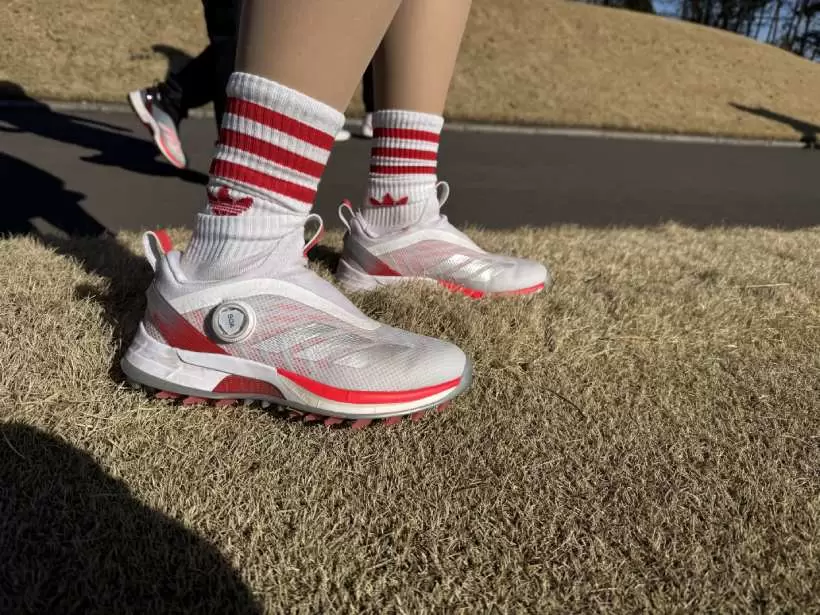 ゴルフ女子,アディダス,シューズ