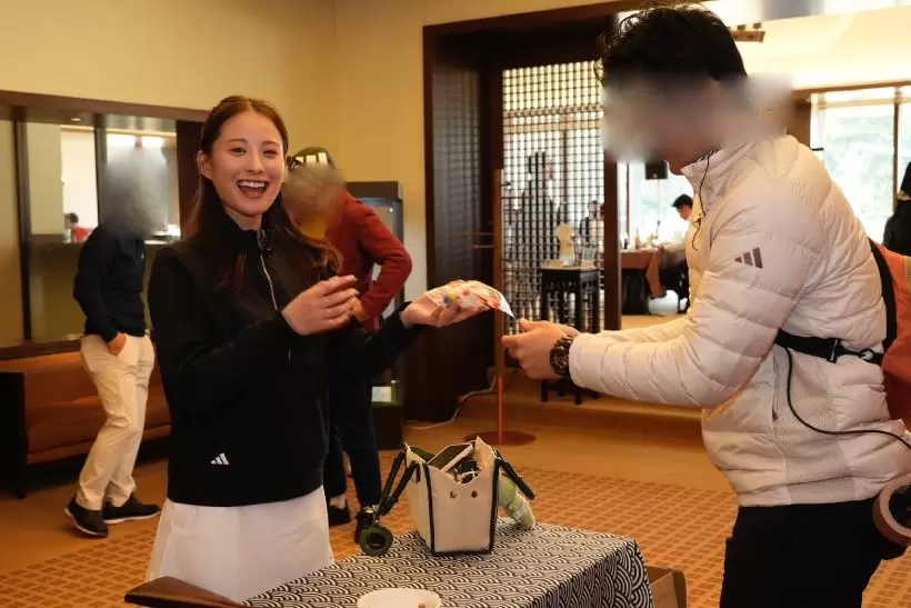 ゴルフ女子,アディダス,シューズ