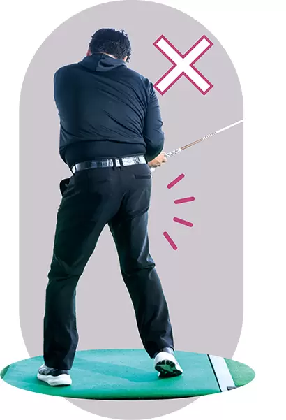 切り返しでお尻が緩むと左のお尻が引けて、インパクトの打点がズレてしまう。