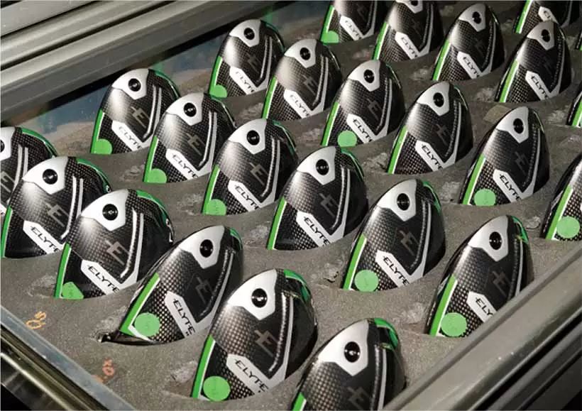 選手達に合わせたヘッドを常にラインナップ。細かい要望が現場では常に求められる。