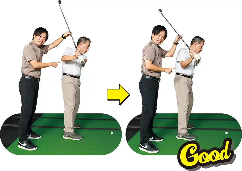 （写真左）右ワキが開き右ヒジの向きが背中側に…（写真右）右ワキを締め右ヒジの向きは下向きでいい！