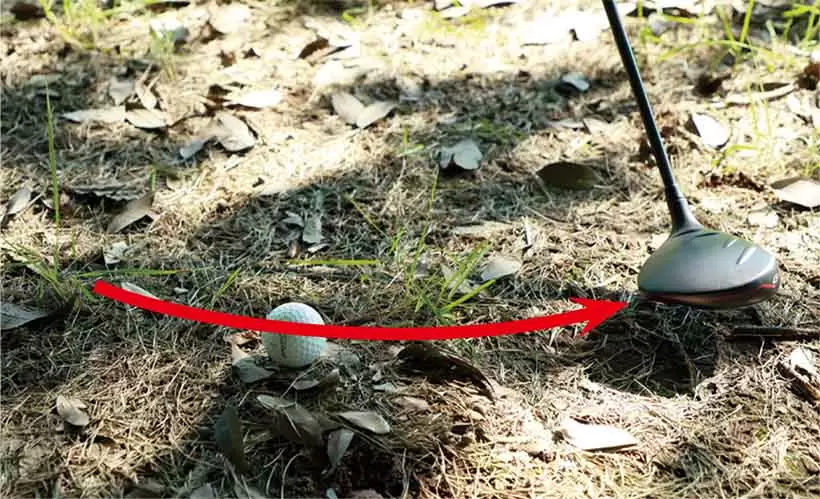 ソールを滑らせる意識は持たずにヘッドを低く出すだけでOK。