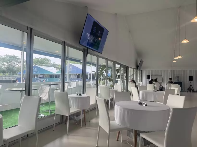 BMW,ゴルフトーナメント,トーナメント取材,ツアー選手権,ラウンジ