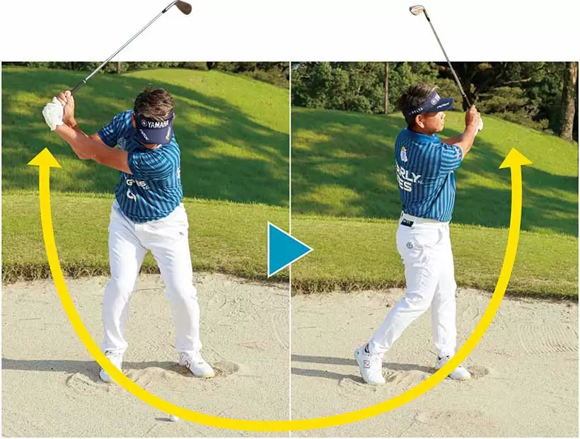 振り幅を大きくしたうえで、左右対称のスイングアークを作るのが基本。フォローを取らなくても脱出できるが、クラブを振り抜いたほうがスピンが効いて止まる。