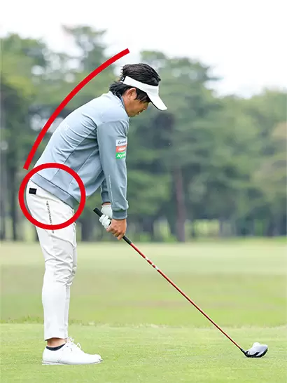 お尻を少し持ち上げる感じで骨盤前傾しても、正しい前傾ができていれば多少は猫背でもOK。