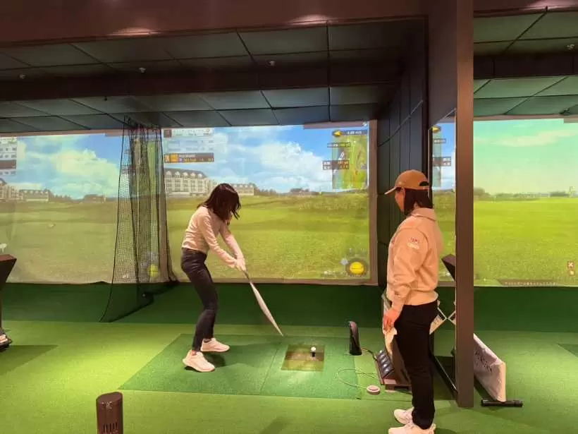 女子プロ,本間ゴルフ,シミュレーションラウンド,インドア,イベント,吉川桃