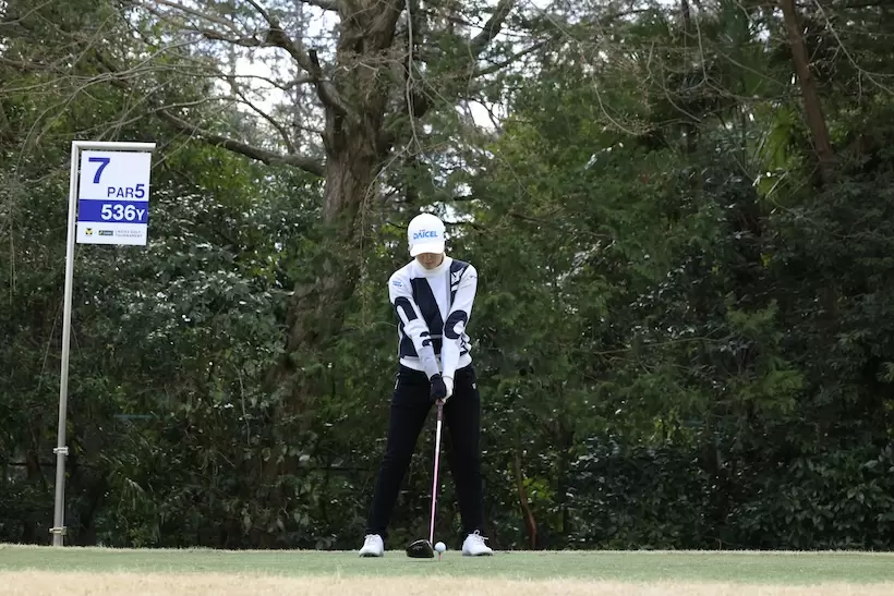 堀琴音,ドライバー,スイング,連続