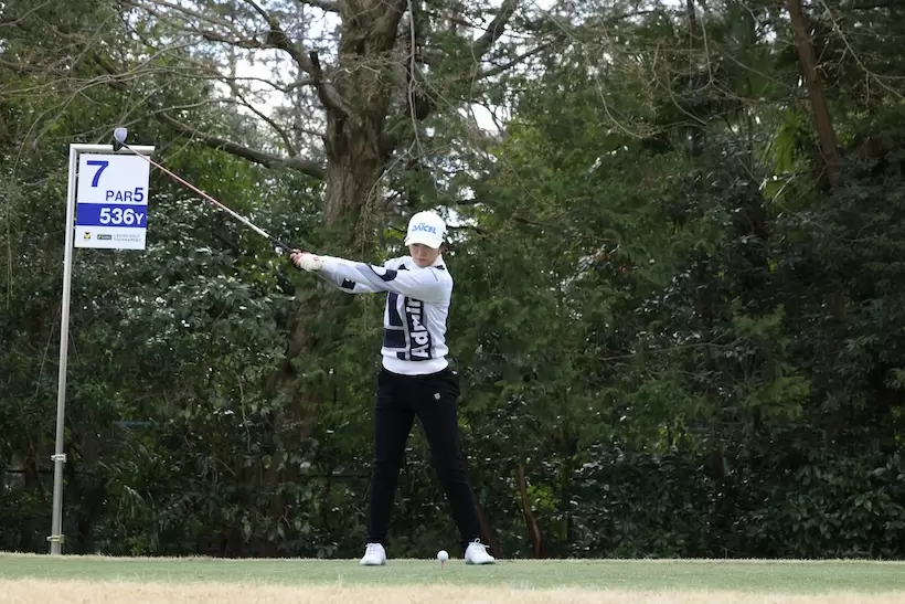 堀琴音,ドライバー,スイング,連続