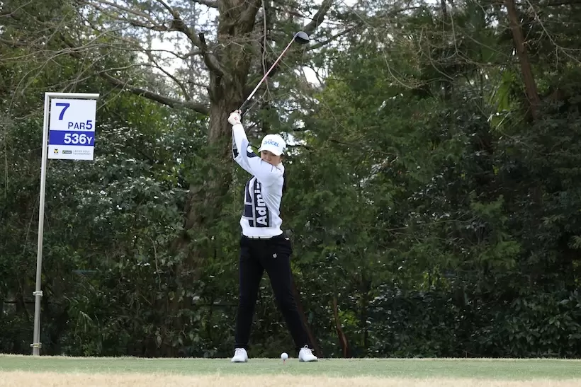 堀琴音,ドライバー,スイング,連続