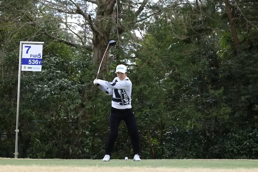 堀琴音,ドライバー,スイング,連続