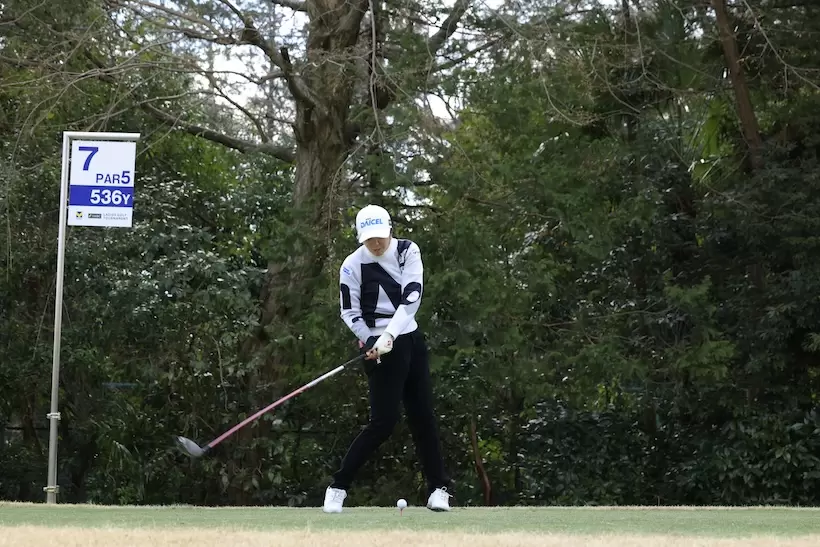 堀琴音,ドライバー,スイング,連続